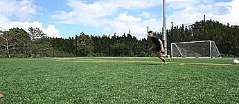 足球运动员冲刺速度（三个可以让你获得刹那优势的速度和加速度训练）(10)