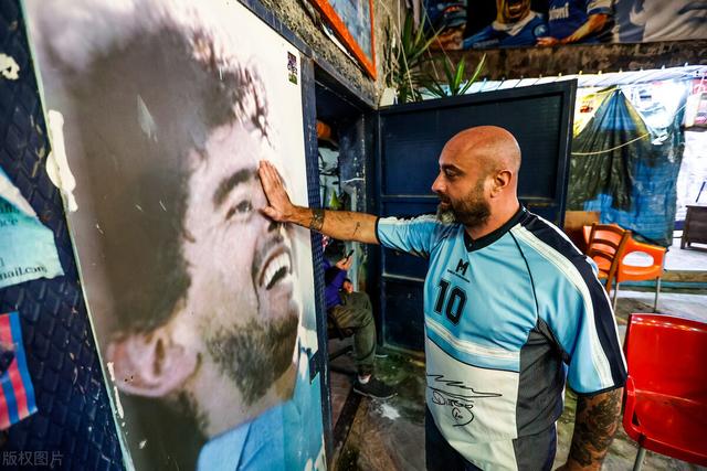 2014世界杯阿根廷别为我哭泣（阿根廷别了一代球王马拉多纳）(2)