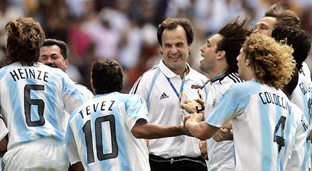 2002年世界杯阿根廷战绩（2002世界杯阿根廷大热为何莫名小组翻船）(5)