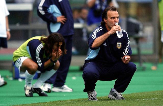 2002年世界杯阿根廷战绩（2002世界杯阿根廷大热为何莫名小组翻船）(6)
