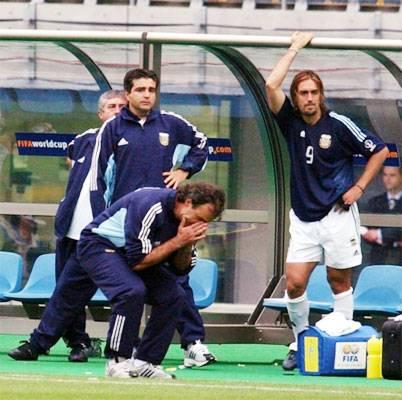 2002年世界杯阿根廷战绩（2002世界杯阿根廷大热为何莫名小组翻船）(8)