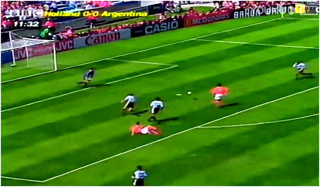 98年荷兰vs阿根廷（回顾1998世界杯荷兰对阿根廷）(5)