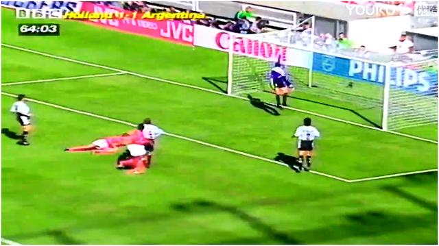 98年荷兰vs阿根廷（回顾1998世界杯荷兰对阿根廷）(13)